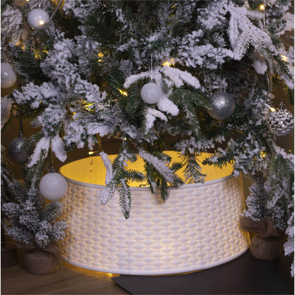 St Helens White Rattan Style Tree Skirt Image 2