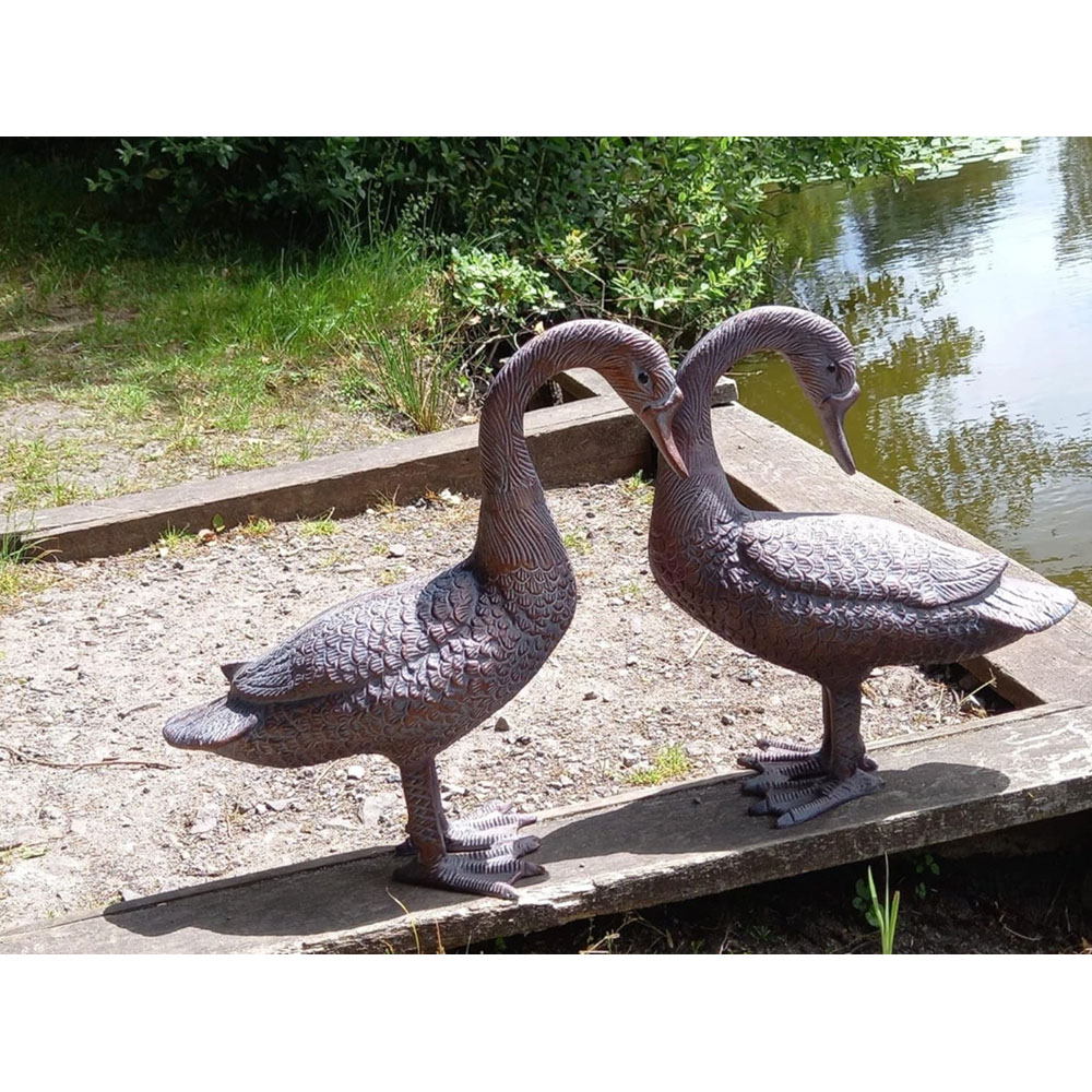 Inspirational Gifting 2 Piece Geese Cast Aluminium Garden Ornament Set Image 7