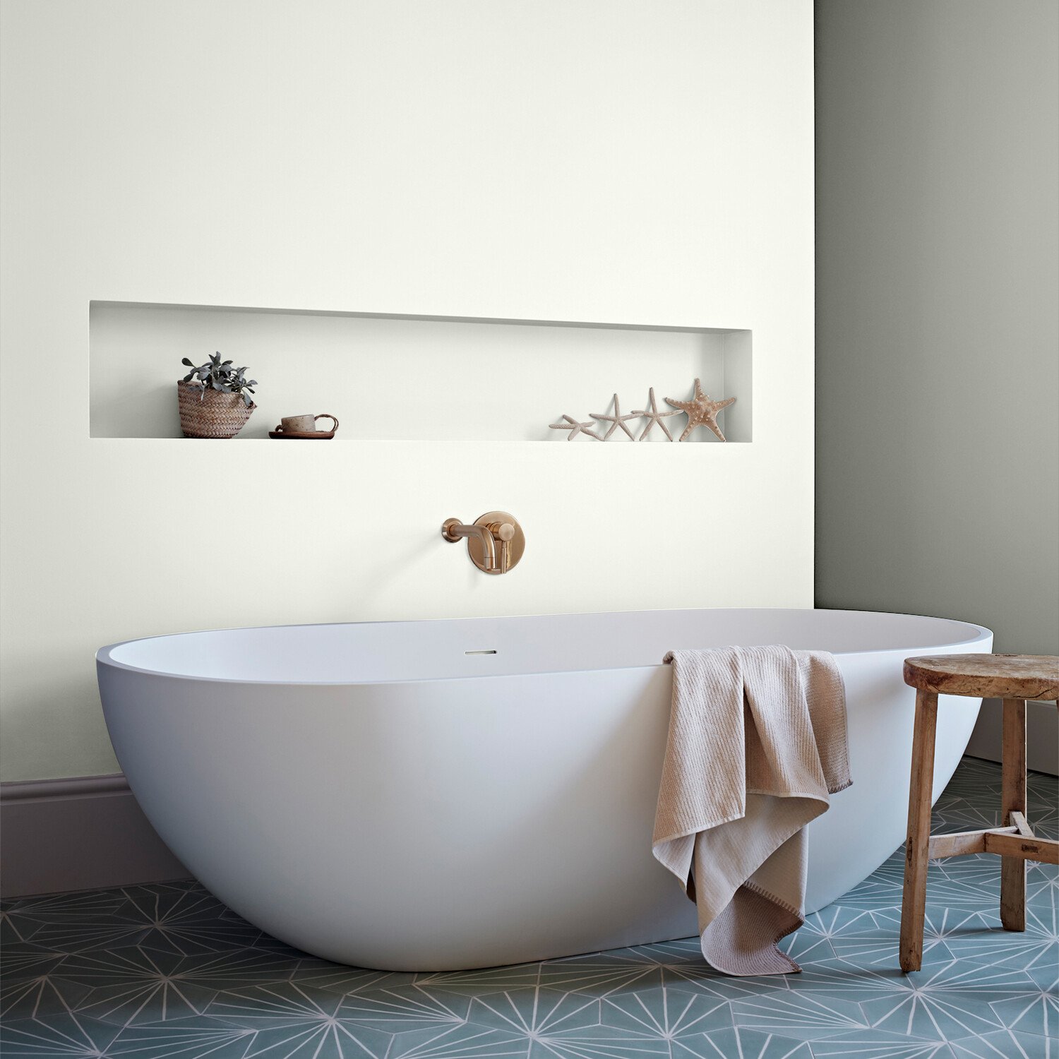 Crown Bathroom Tester 40ml - Milk White Image 2