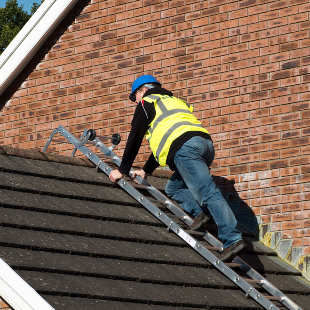 Lyte Ladders & Towers Trade 2 Section 28 Rung Roof Ladder Image 2