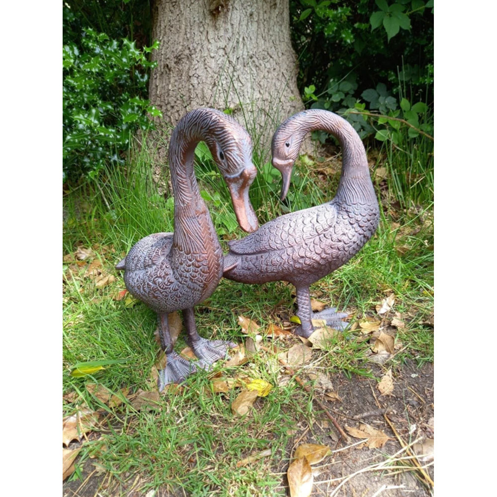 Inspirational Gifting 2 Piece Geese Cast Aluminium Garden Ornament Set Image 6