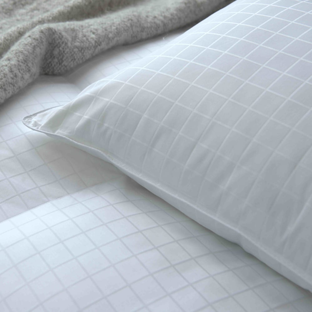 The Lyndon Company Double Superior Fibre Duvet 10.5Tog Image 3