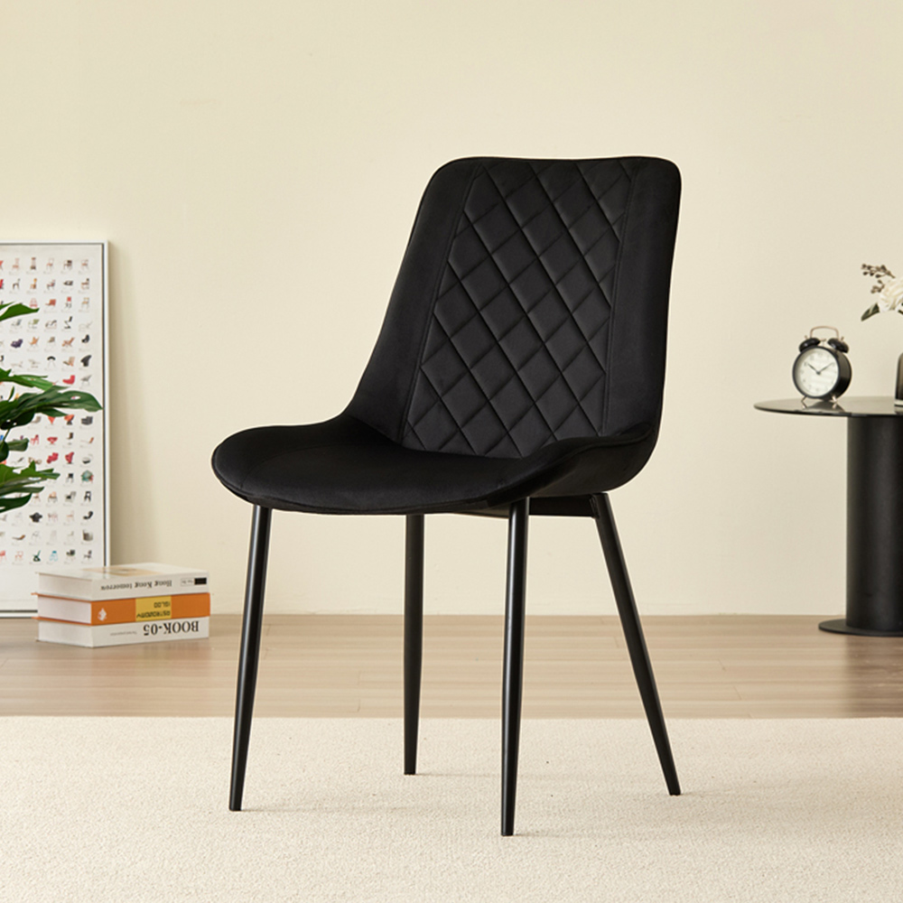 Indoor Living New York Amelia 4 Seater Round Dining Set Black Image 5