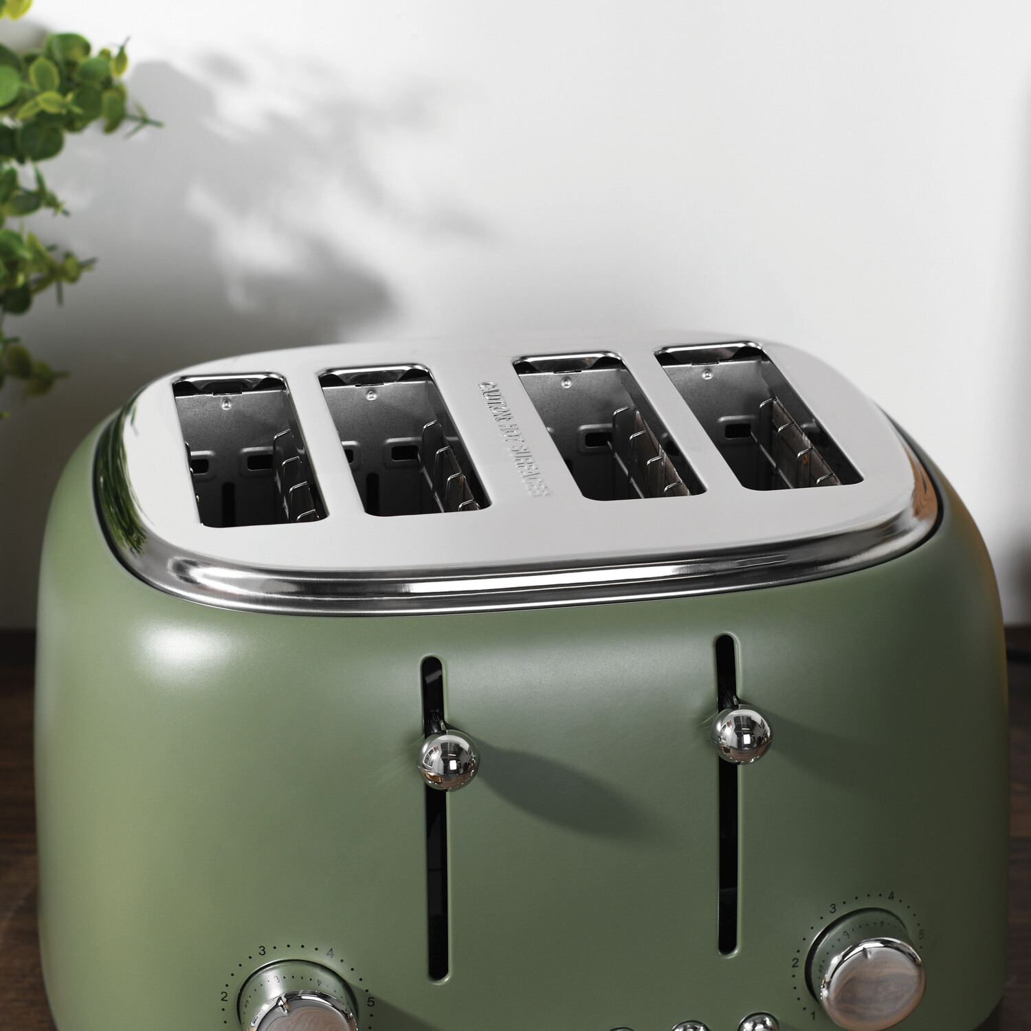 Kitchen Master Olive 4 Slice Stainless Steel Toaster - Green Image 3