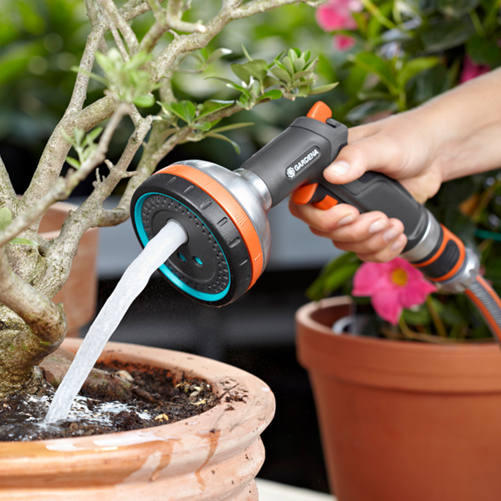 Gardena Metal Multi Sprayer with 5 Spray Patterns Image 2