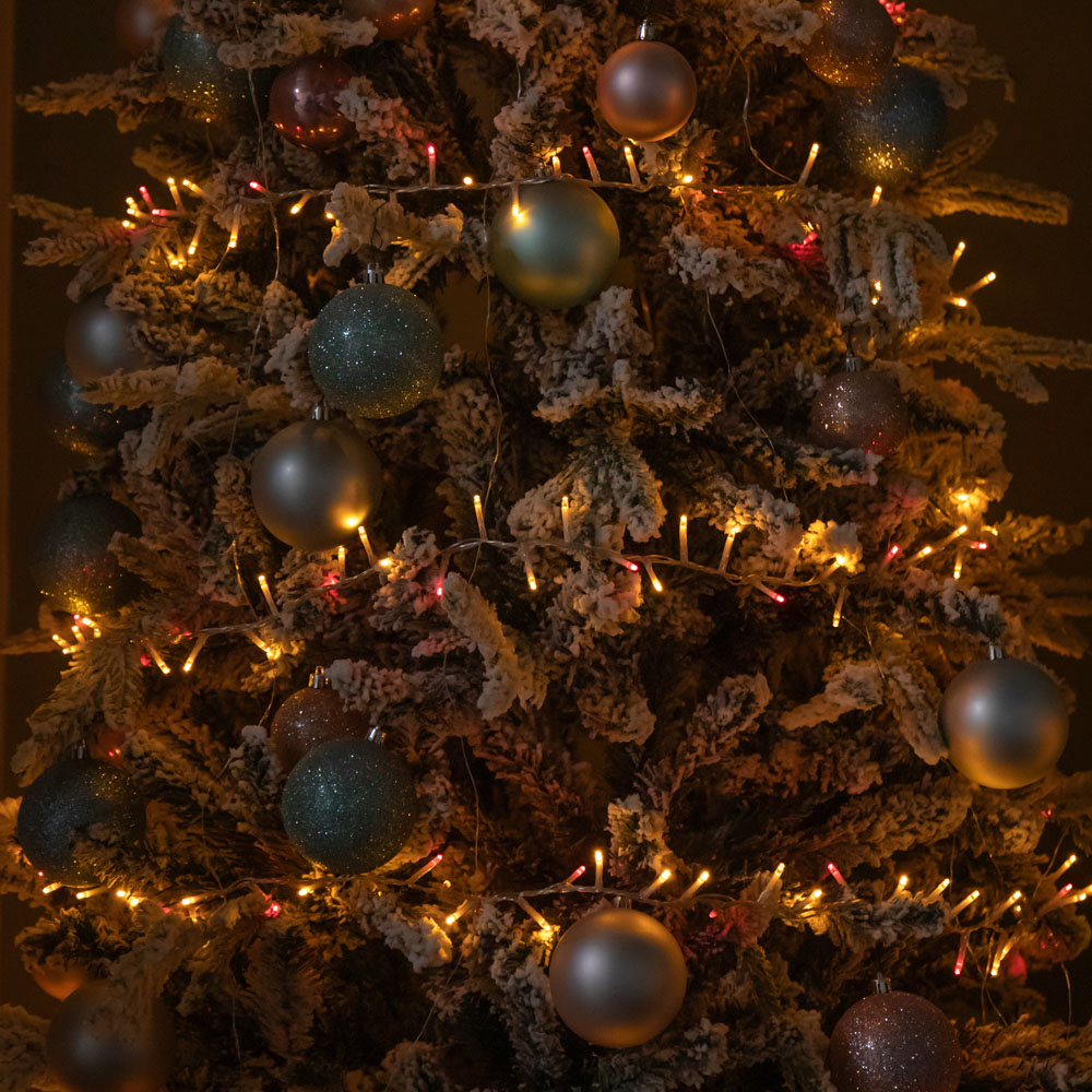 Samuel Alexander TreeBrights 2000 Vintage Gold and Red LED Clear Cable Christmas String Lights 50m Image 8