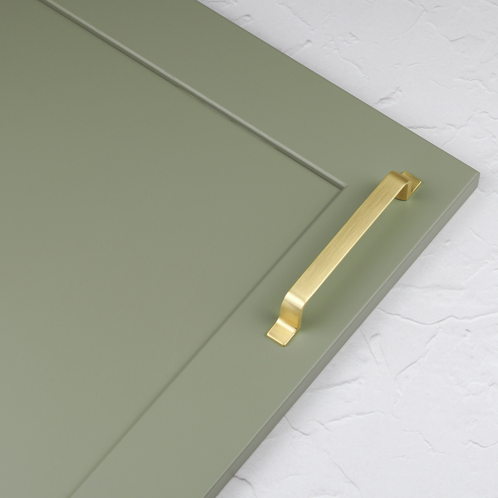 Handle & Home Brushed Brass Strap Handle 128mm Image 3