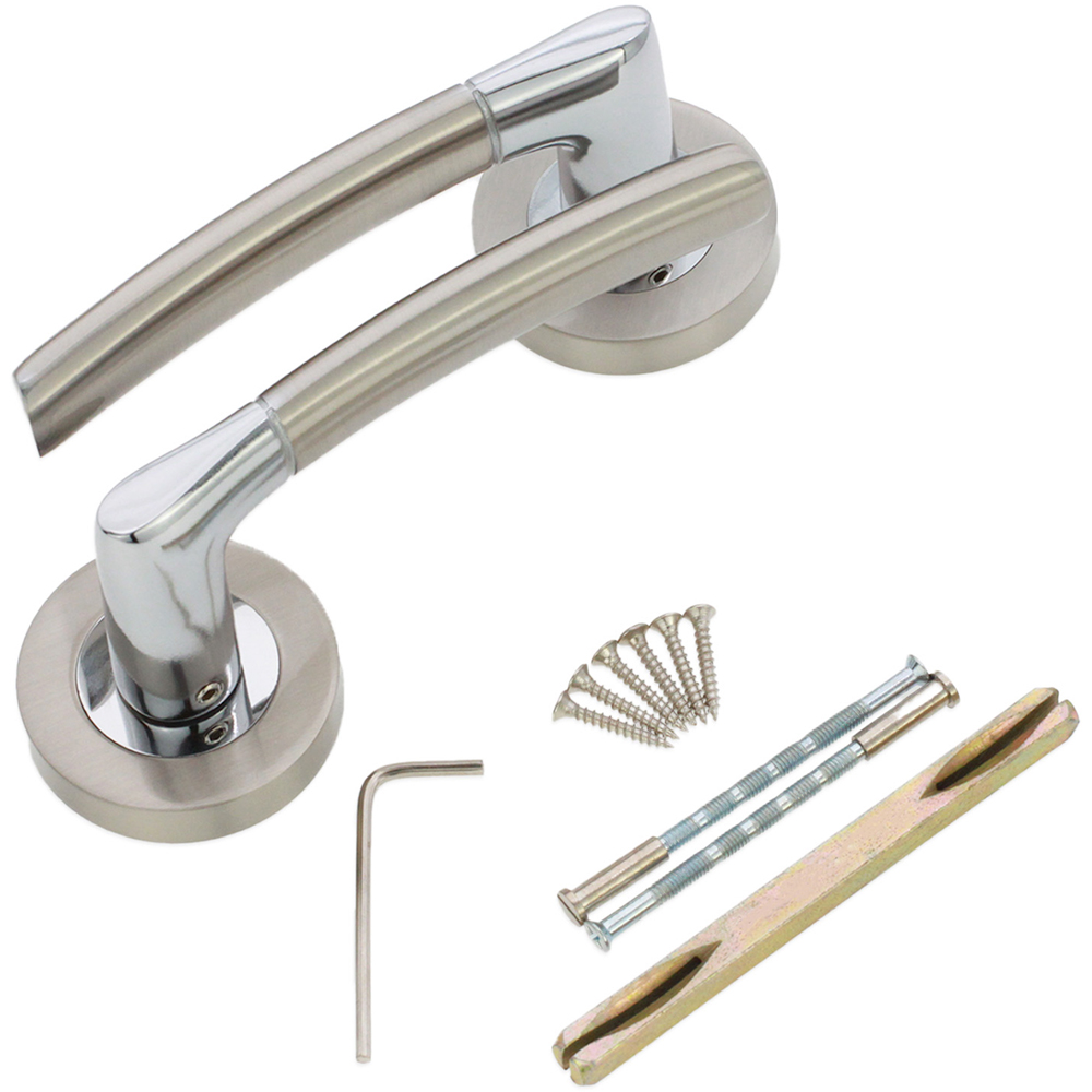 Spira Brass Slavia Dual Tone Lever On Rose Door Handle 2 Pack Image 4