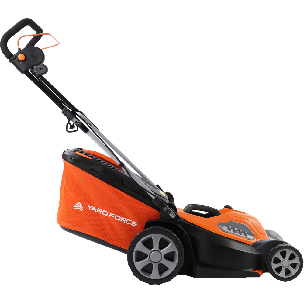 Yard Force EM U44-UK 1800W Hand Propelled 44cm Rotary Electric Lawn Mower Image 4