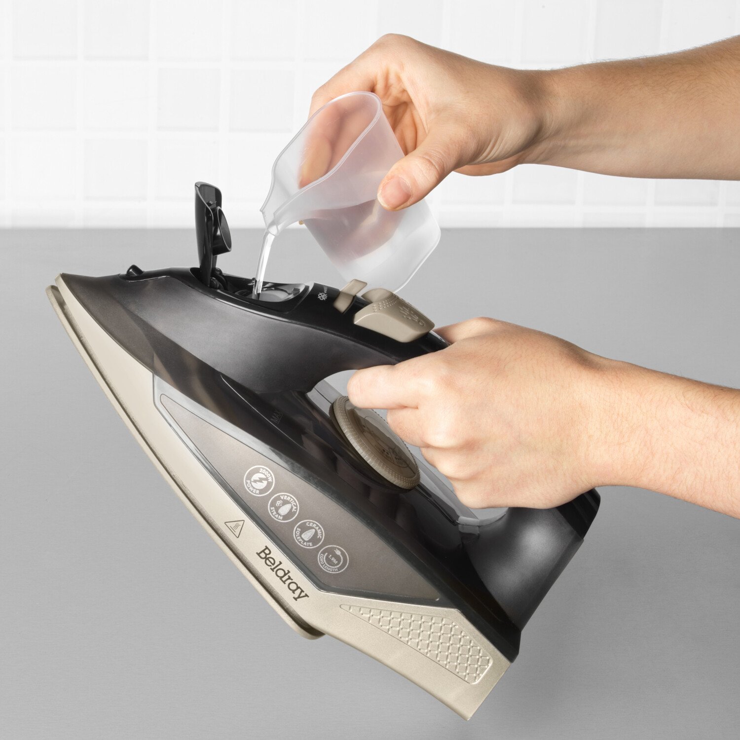 Beldray Iron 2000W Black and Silver Image 12