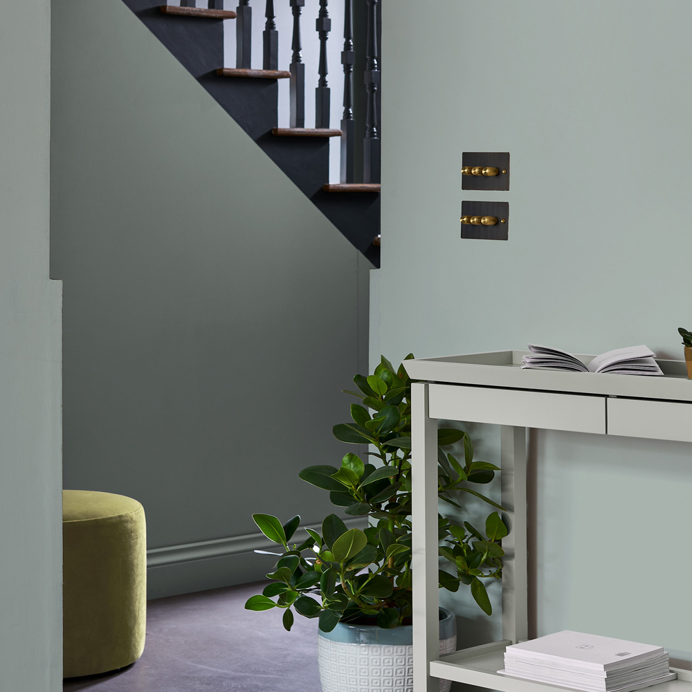 Laura Ashley Grey Green Eggshell Paint 750ml Image 4