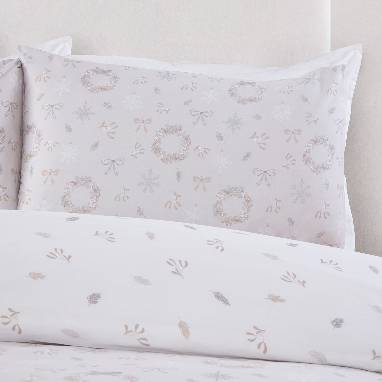 Mistletoe Wishes Duvet Set - Natural / Superking Image 5