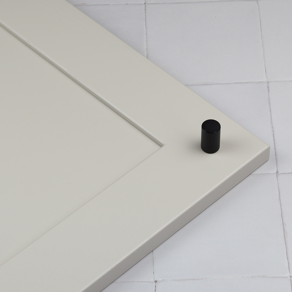Handle & Home Knurled Matt Black Knob 17mm Image 4