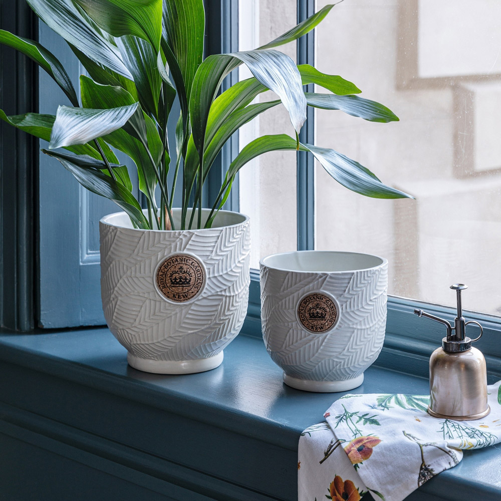 Ivyline Kew Ivory Leaf Embossed Cork Reactive Glaze Indoor Planter 23cm Image 2
