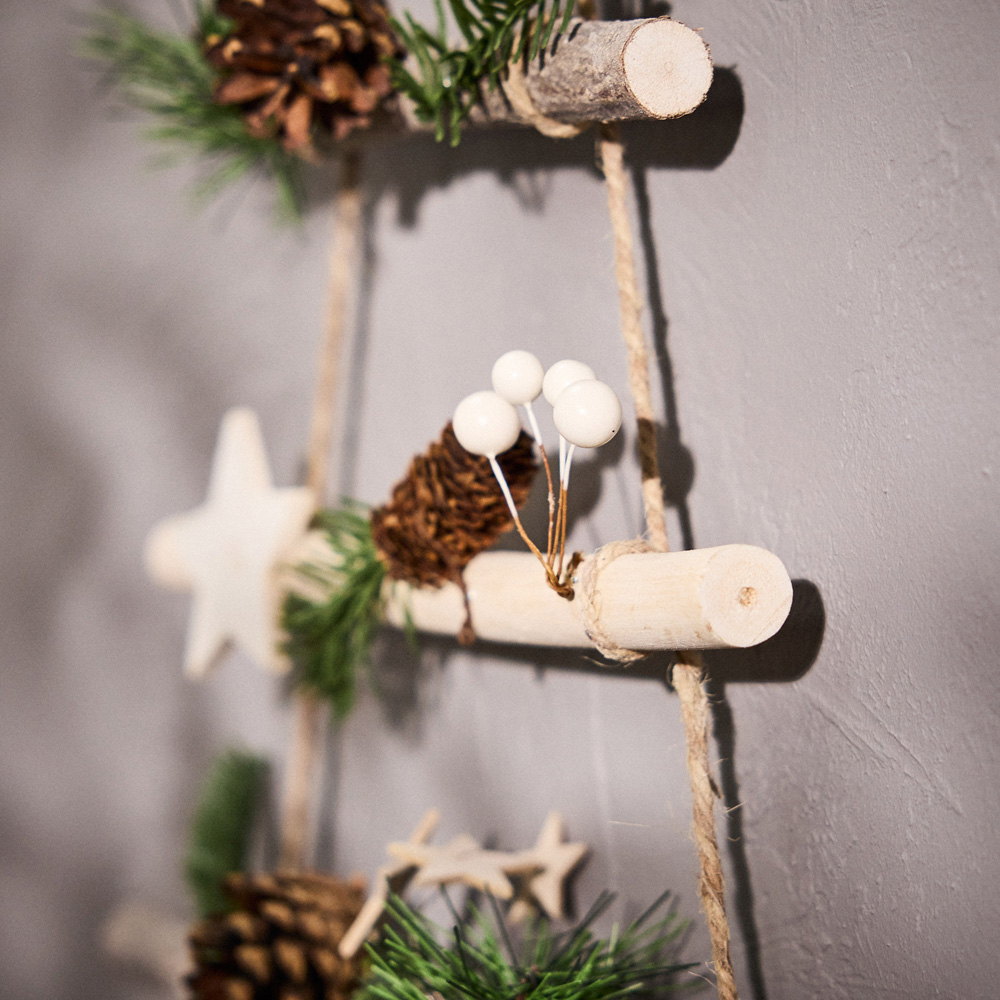 Dibor Shooting Star Pinecones and Fern Leaves Christmas Tree Ladder Decoration 70cm Image 4