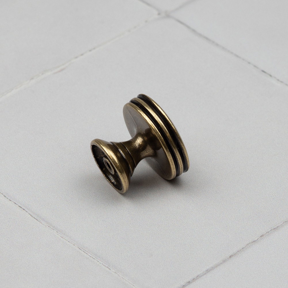 Handle & Home Antique Brass Round Rose Design Cupboard Knob 30mm Image 5