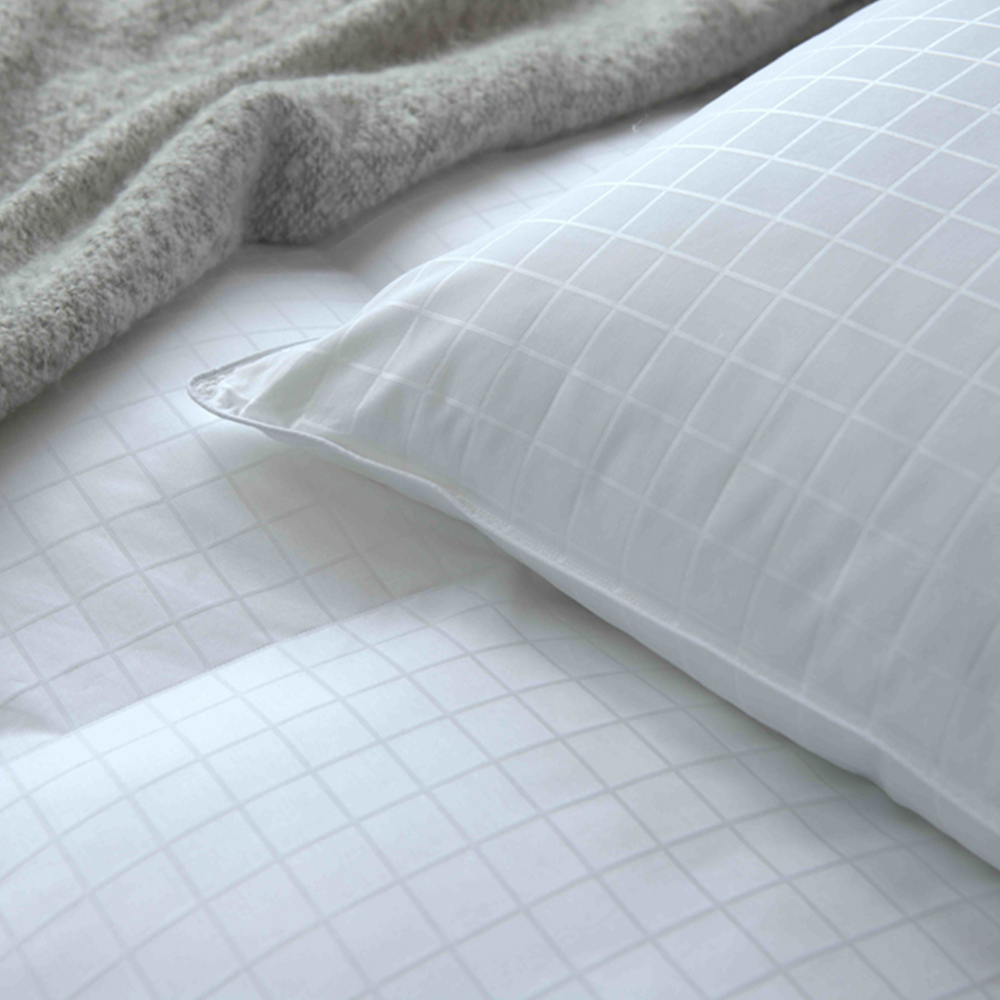 The Lyndon Company Single Superior Fibre Duvet 10.5Tog Image 3