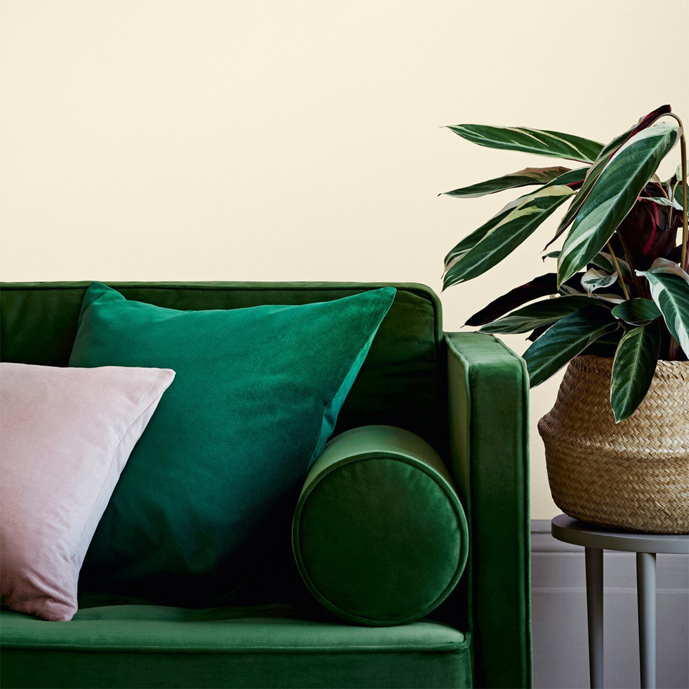 Crown Easyclean Ivory Cream Matt Emulsion Multisurface Paint 2.5L Image 4