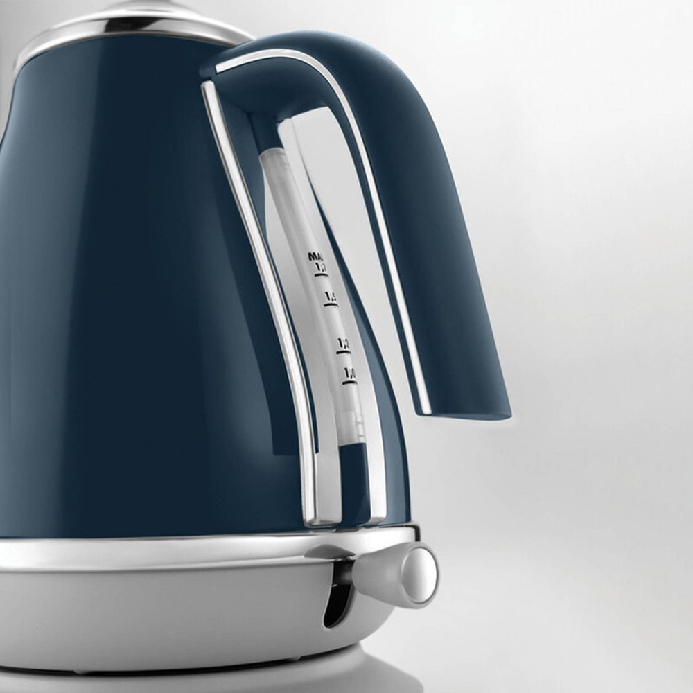 De'Longhi DL4301 London Blue Icona Capitals 1.7L Electric Kettle Image 5