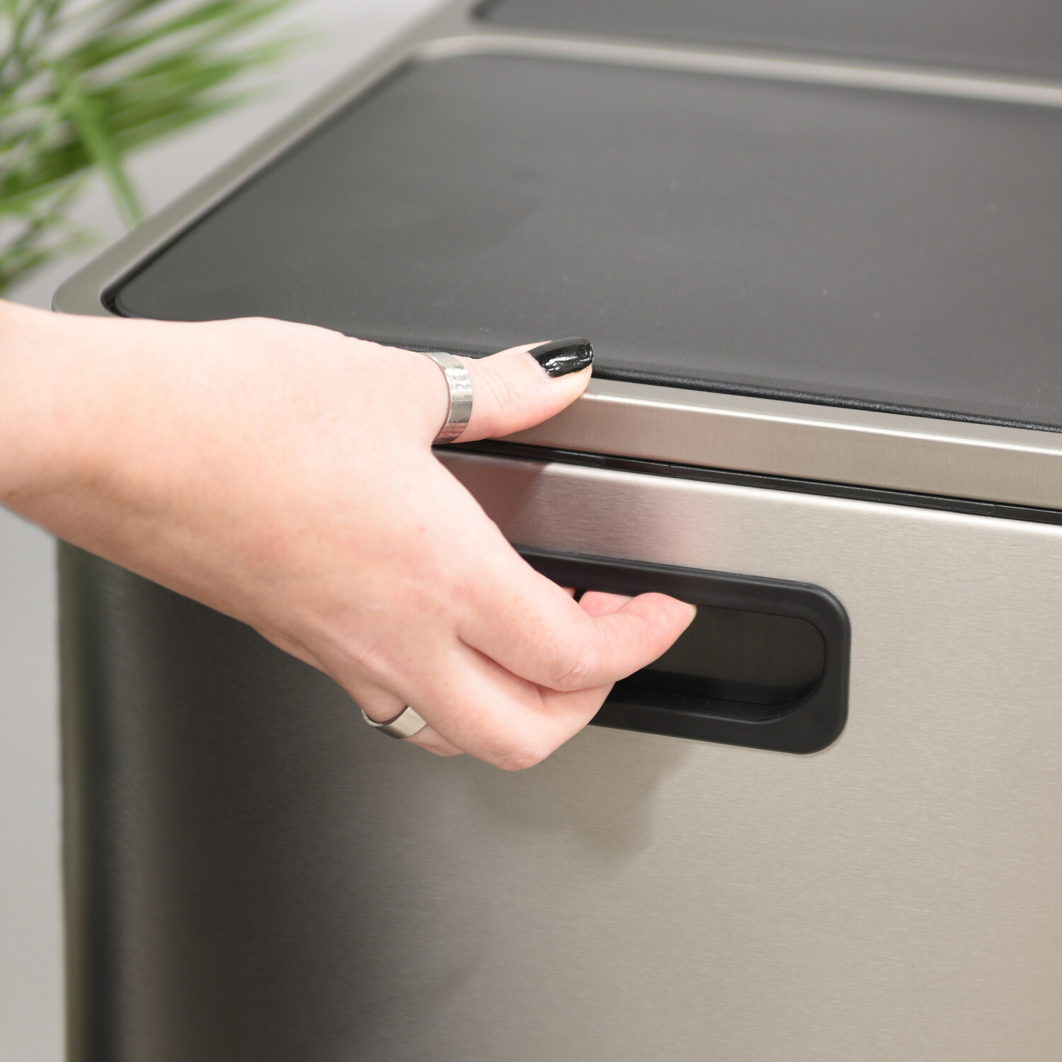 Kitchen Master 60L Premium Recycle Bin Light Grey Image 4