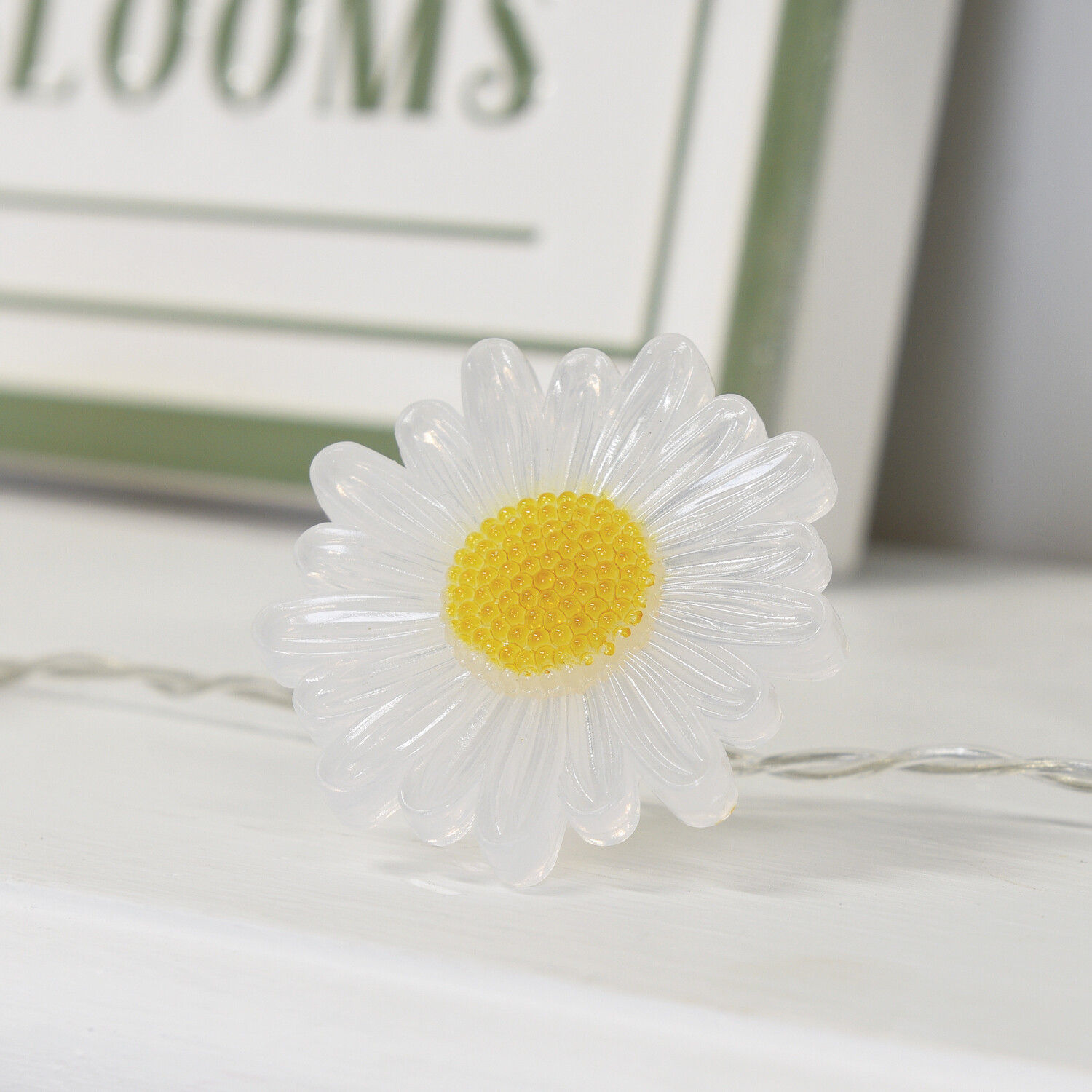 20 LED Daisy String Light Clear and Yellow Image 4