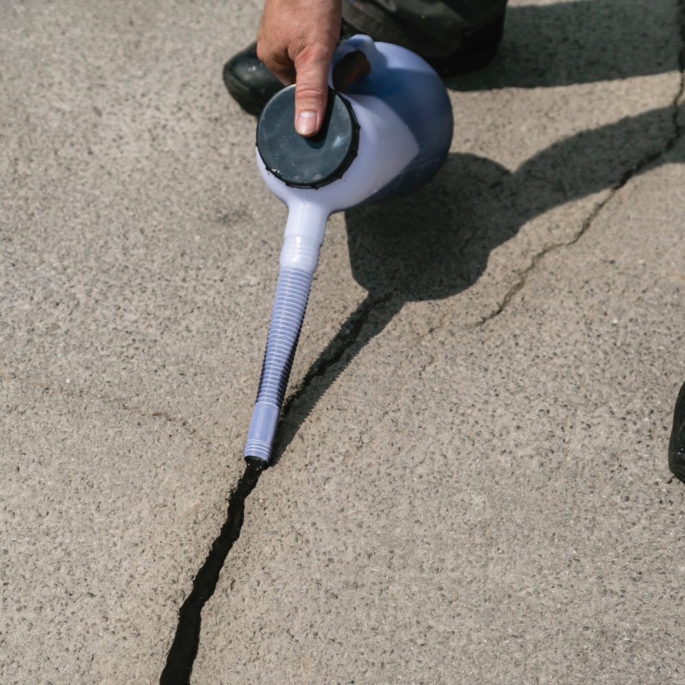 Floorsaver Asphalt Crack Filler 5L Image 2