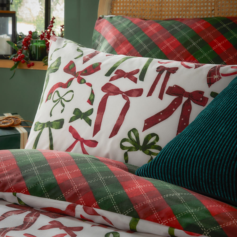 Furn Single Nathalie Festive Bows Printed Reversible Duvet Set Image 3