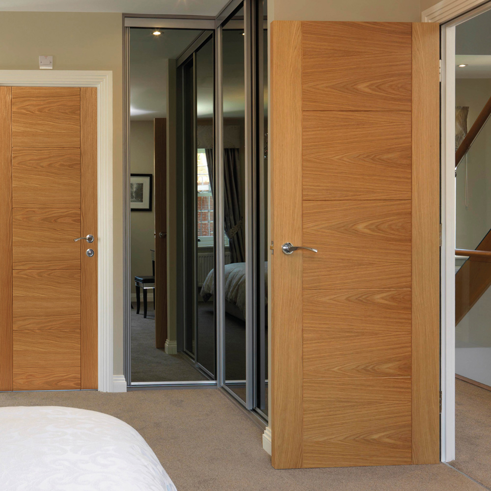 JB Kind Tigris Oak Veneered Internal Door 1981 x 610mm Image 2