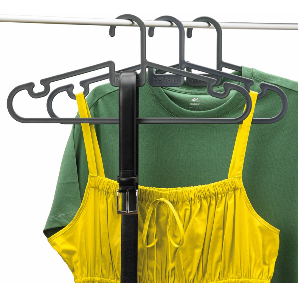 ReBorn Black Plastic Coat Hanger 5 x 4 Pack Image 2