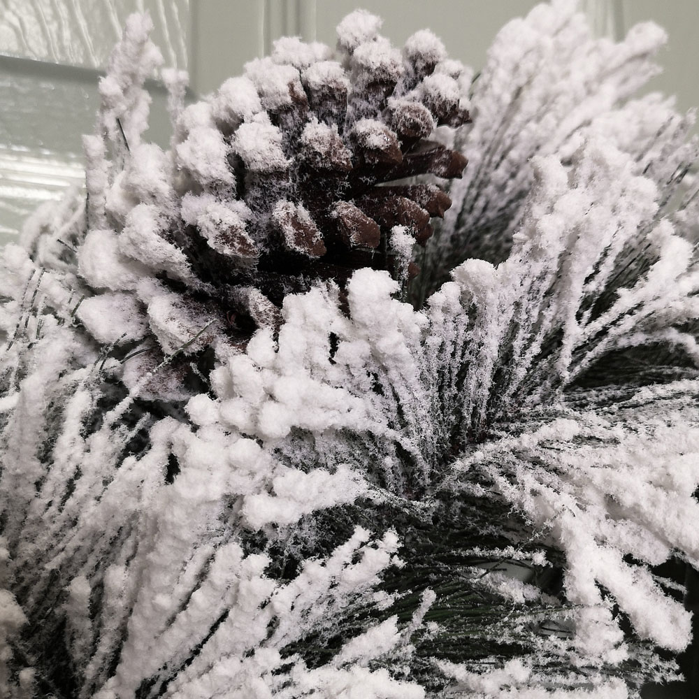 Premier Snow Flocked Wreath 50cm with Acorns Image 6