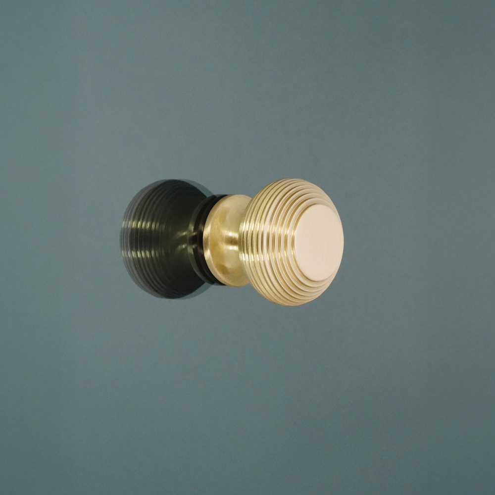 Spira Brass Beehive Satin Brass Large 38mm Cupboard Knob Image 2