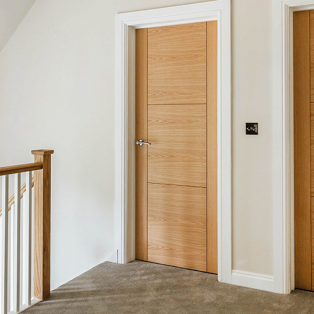 JB Kind Mistral Contemporary Oak Internal Door 1981 x 626mm Image 2