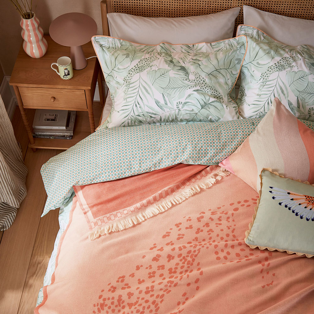 Yvonne Ellen Vintage Rose Leopard Throw 130 x 180cm Image 2