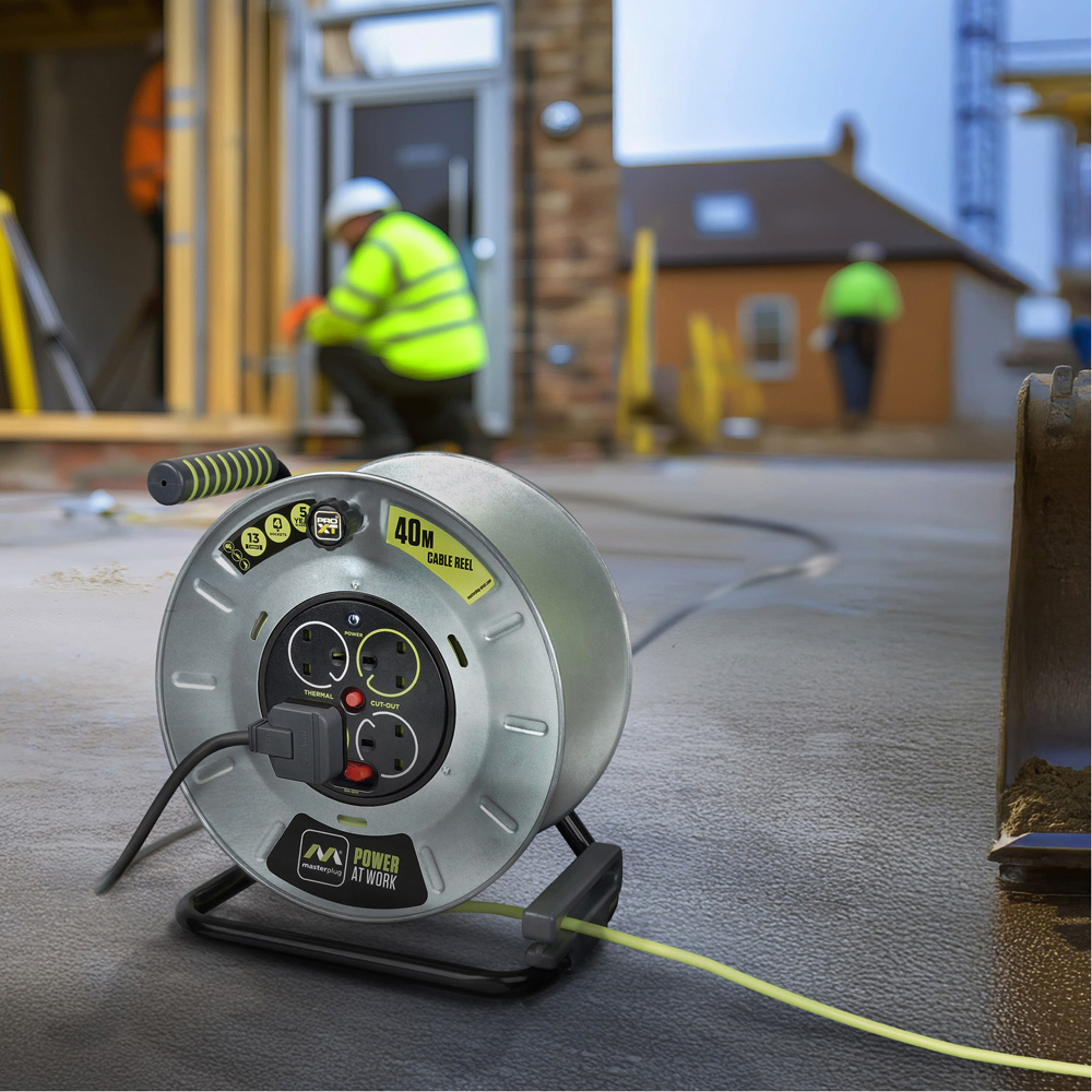 Masterplug 13A 4 Socket Large Metal Open Cable Reel 40m Image 2