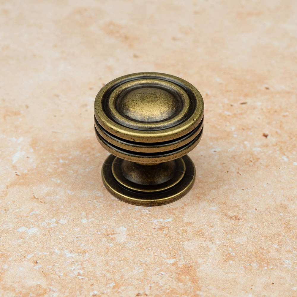 Handle & Home Antique Brass Cabinet Knob 32mm Image 3