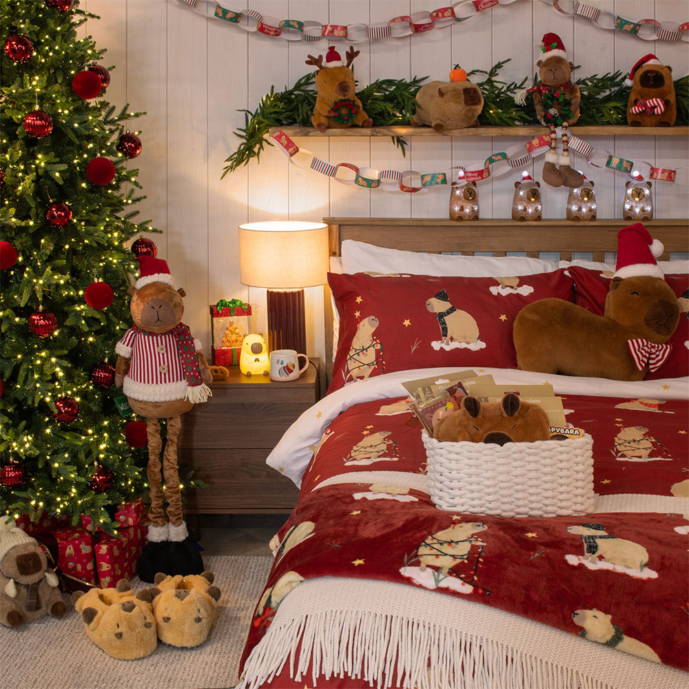 Capybara Christmas Duvet Set Red King Image 2