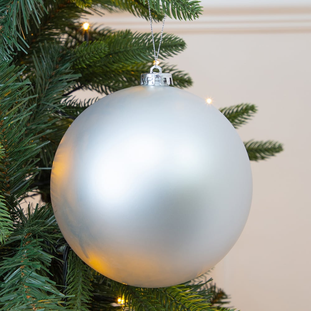 The Christmas Workshop Silver Matte Bauble 3 Pack Image 2