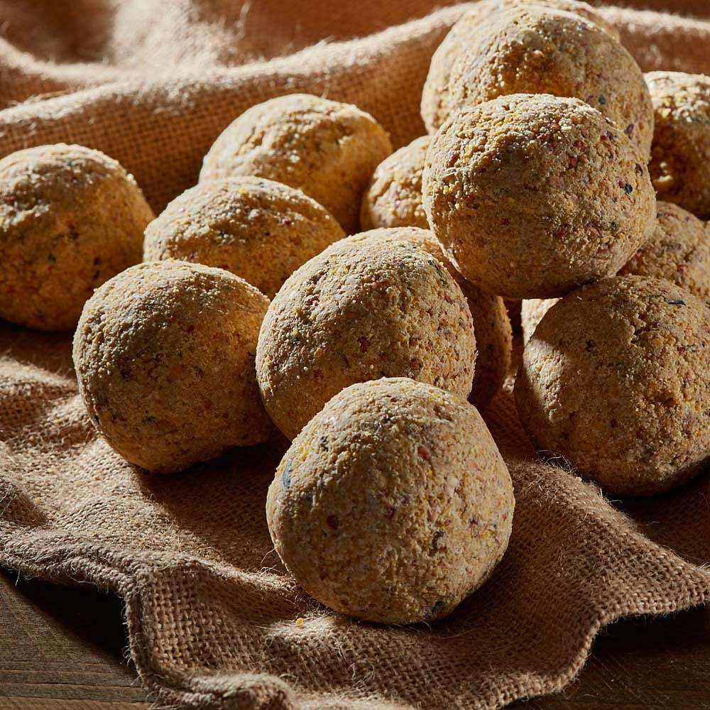 Happy Beaks Fat Balls Tub Bird Food 50 x 90g Image 3