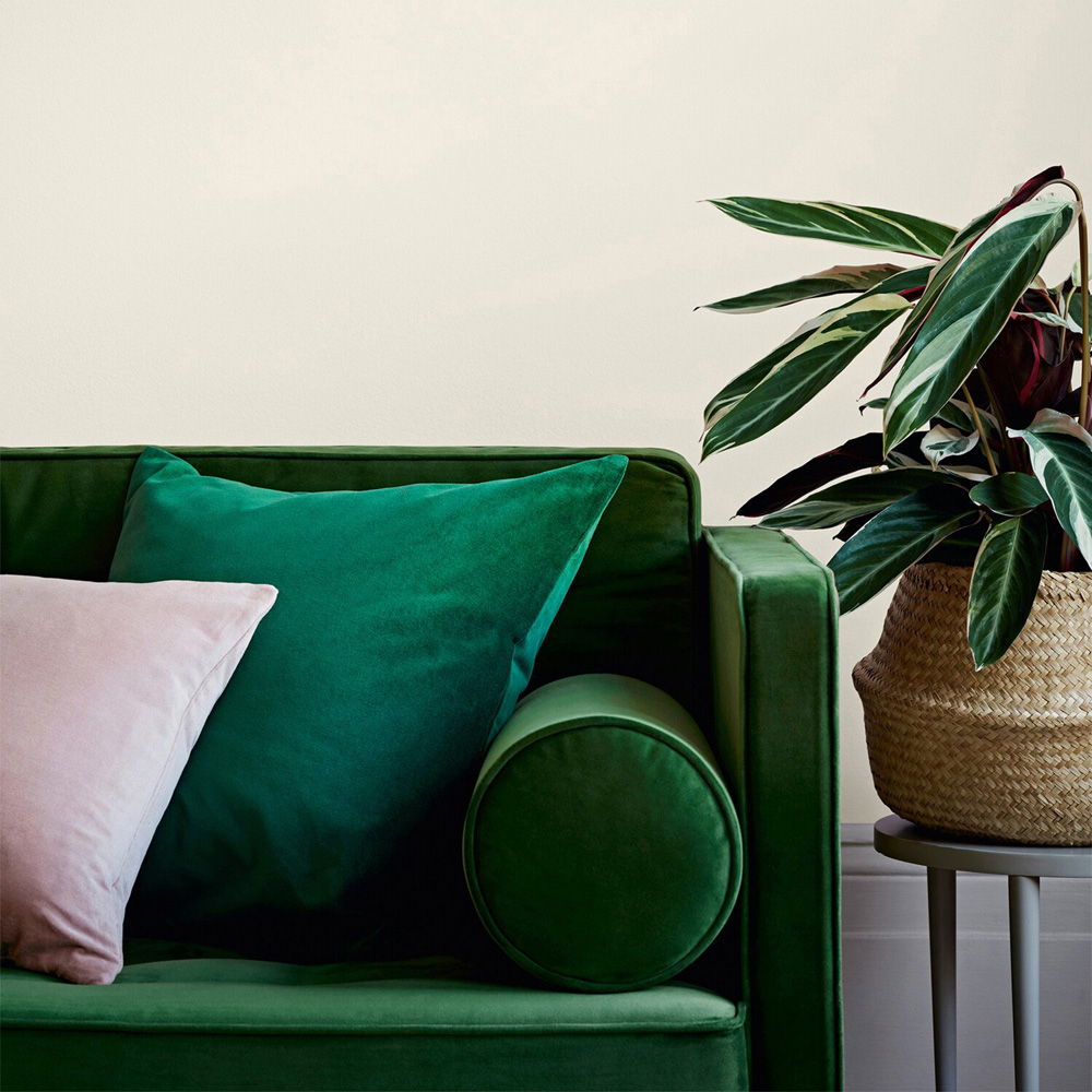 Crown Easyclean Antique Cream Matt Emulsion Multisurface Paint 2.5L Image 4