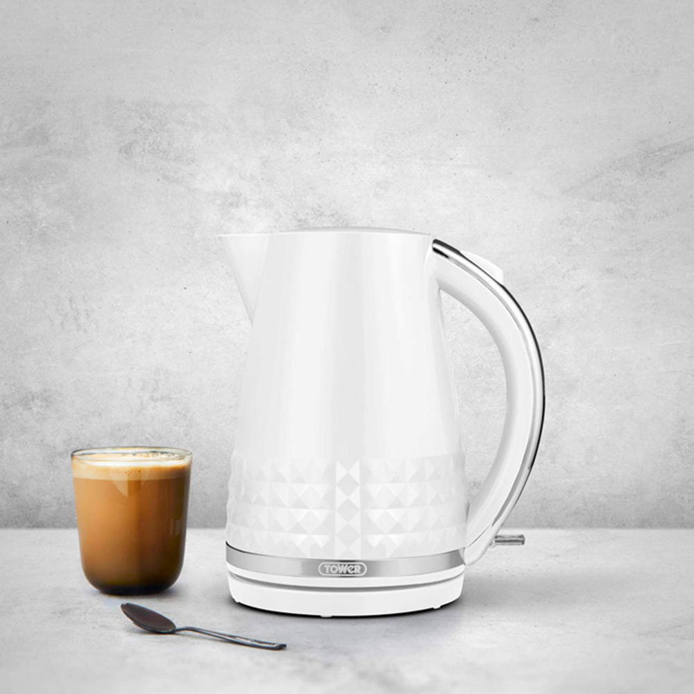 Tower Solitaire EEJB251 White 6L Air Fryer with 2 Slice Toaster with 1.5L Kettle Set Image 2