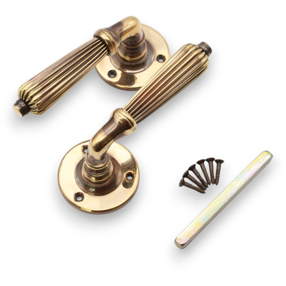 Spira Brass Regency Aged Brass Lever Door Handle 2 Pack Image 4
