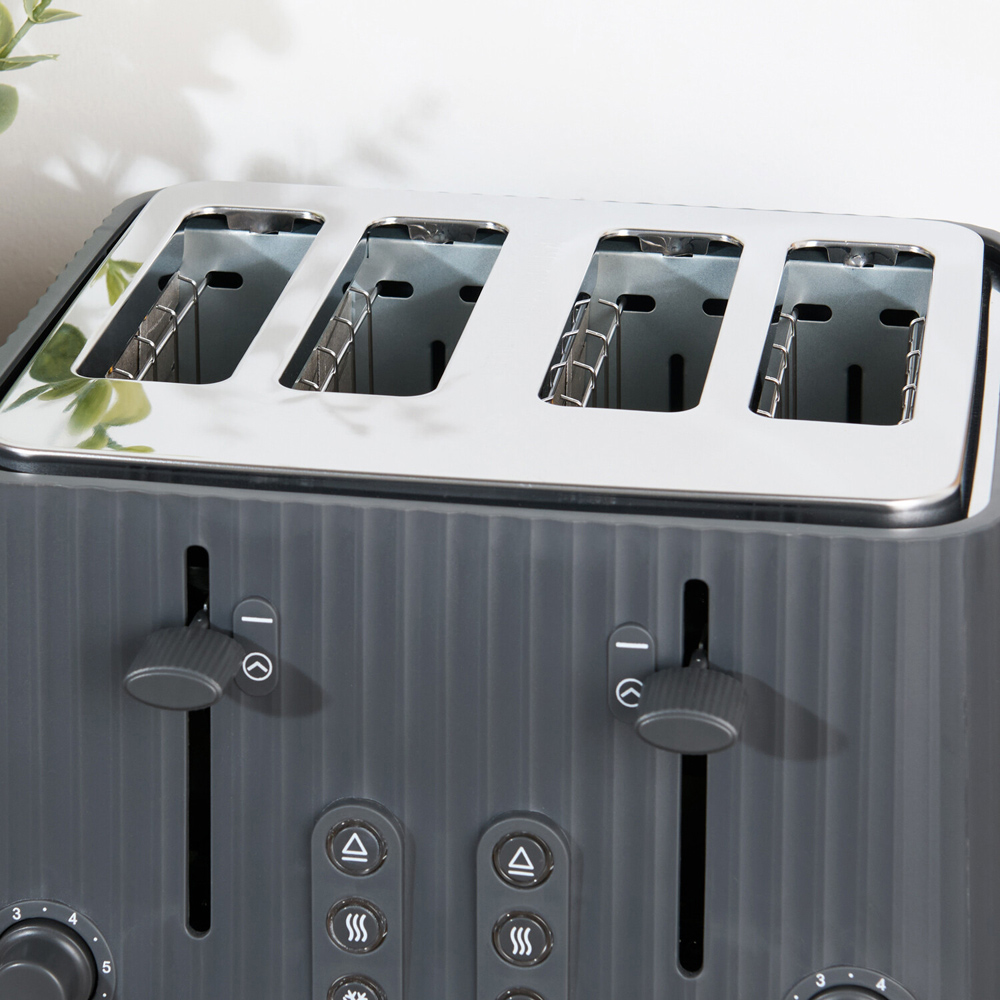 Kitchen Master Ribbed 4 Slice Toaster Charcoal Image 4