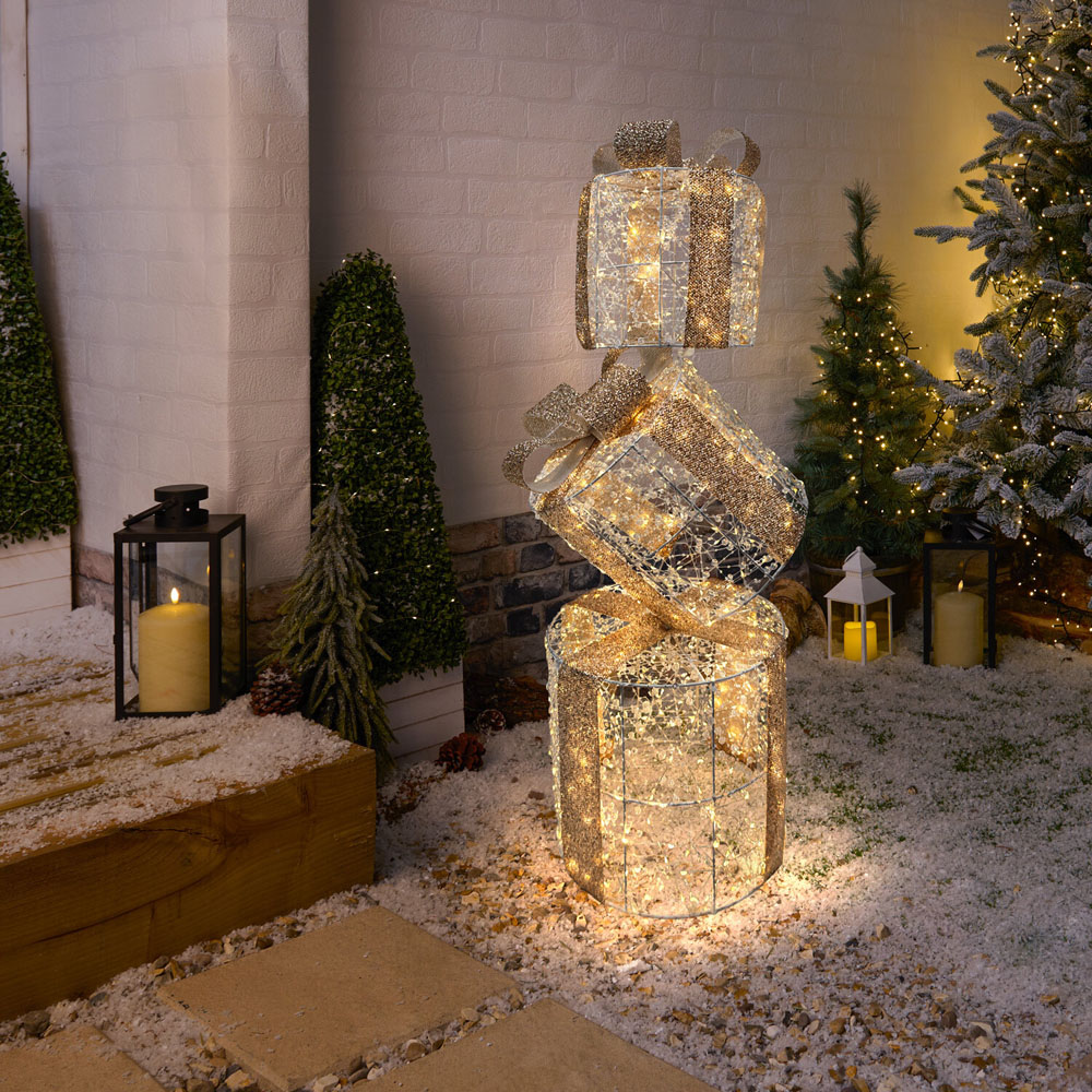 Out Stack Uk 600 LED Gold Present Stack | Homebase