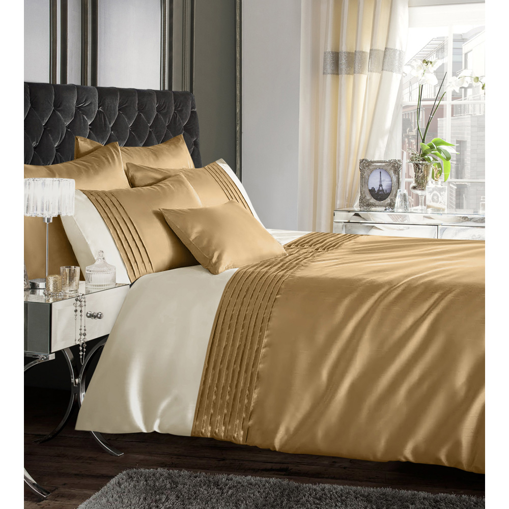 Intimates Perez Single Latte and Cream Duvet Set Image 2