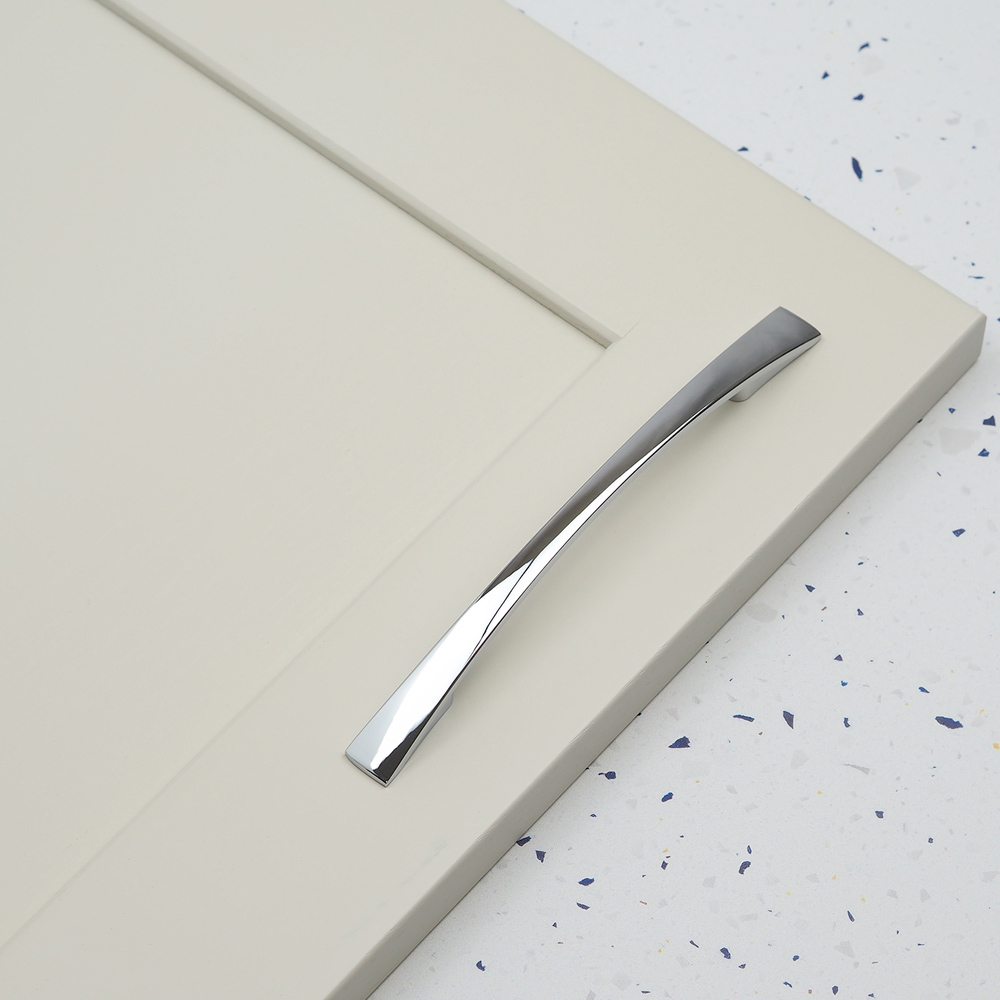 Handle & Home Polished Chrome Bow Handle 128mm Image 2
