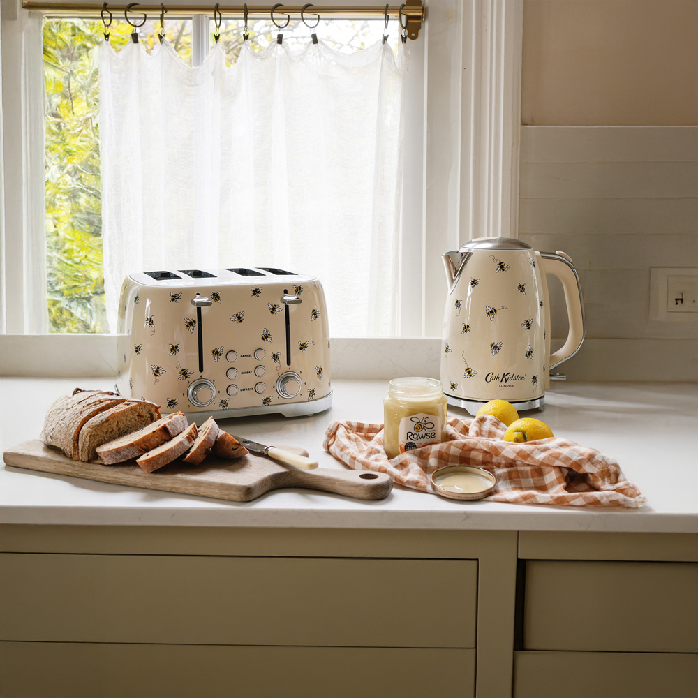 VQ Cath Kidston Bees 4 Slice Toaster and Kettle Bundle 6 Image 2