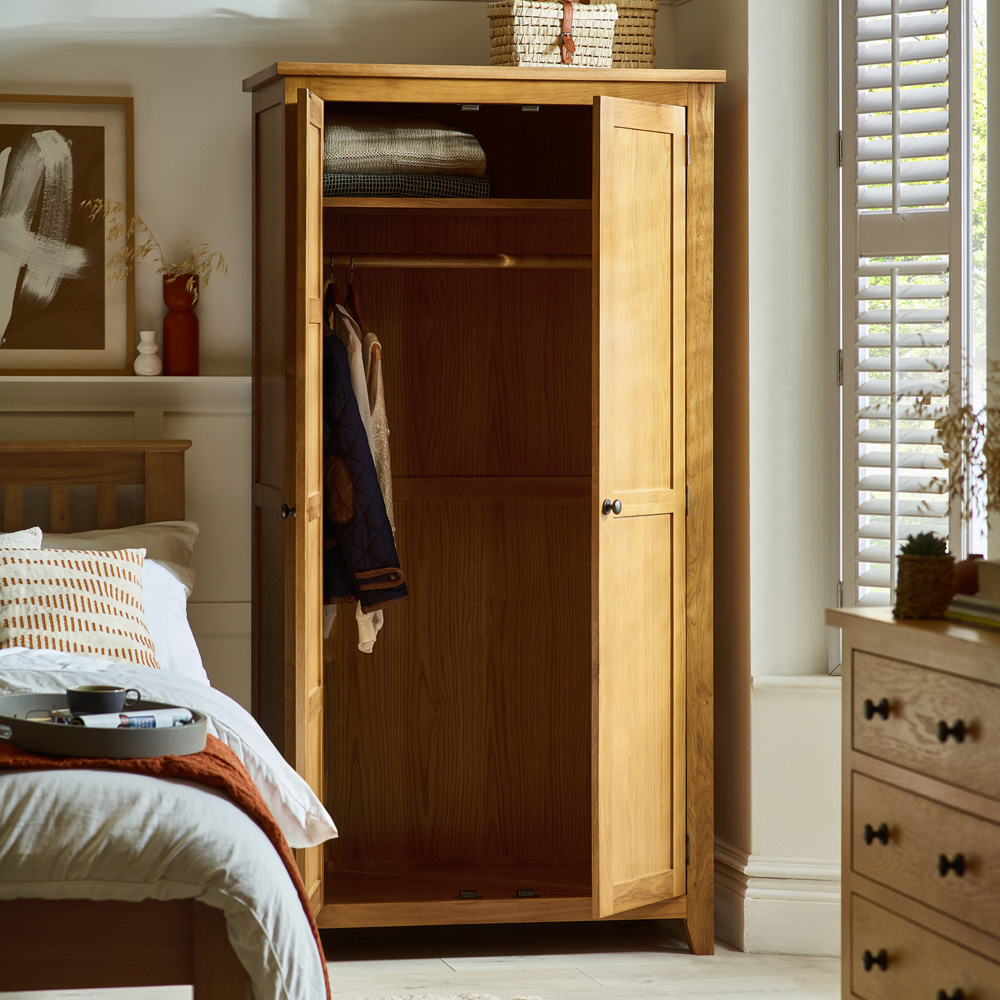 Julian Bowen Marlborough 2 Door Oak Wardrobe Image 6