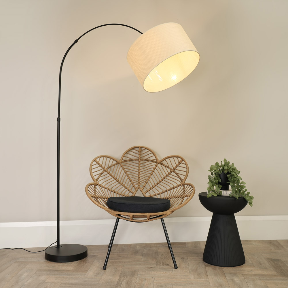 ValueLights Louis Natural Wicker Drum Shade Black Curved LED Floor Lamp Image 2