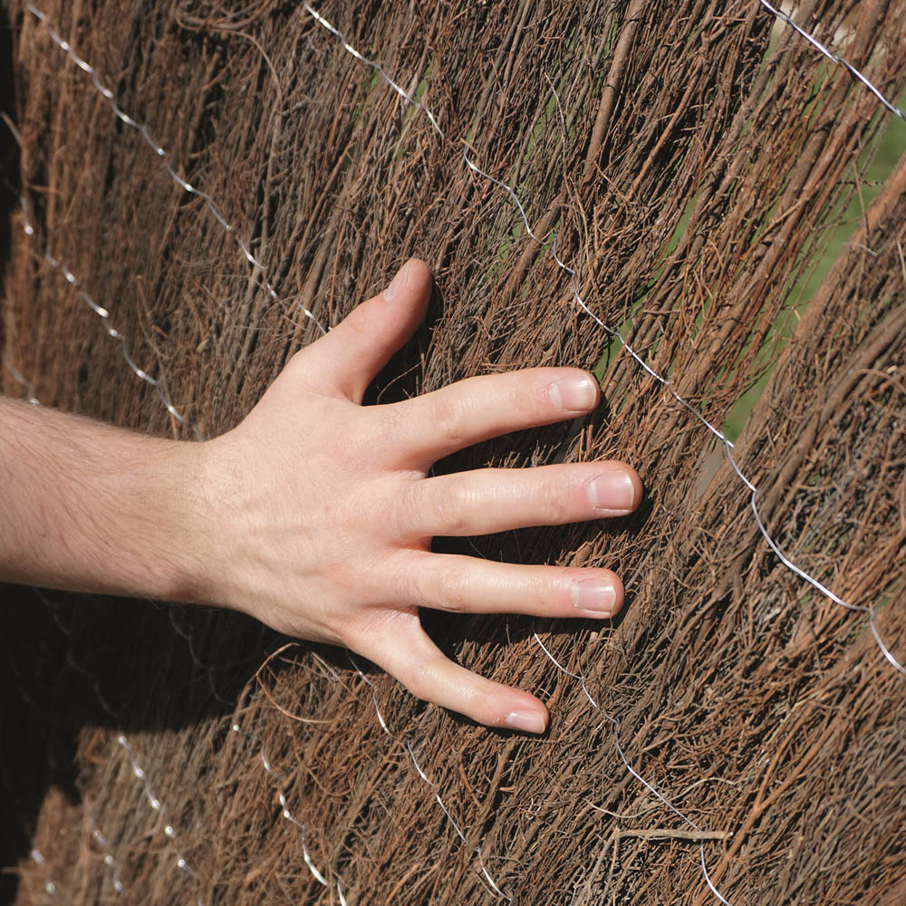 Garden Gear 1.5 x 4m Brushwood Thatch Screen Roll Image 2