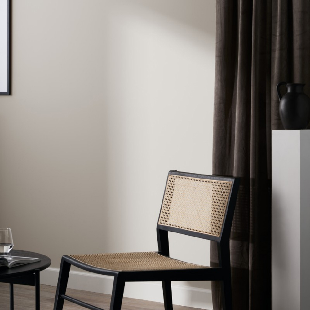 Tikkurila Vinyl Matt Mulberry H484 Walls and Ceilings High-Opacity Matt Emulsion 10L Image 4